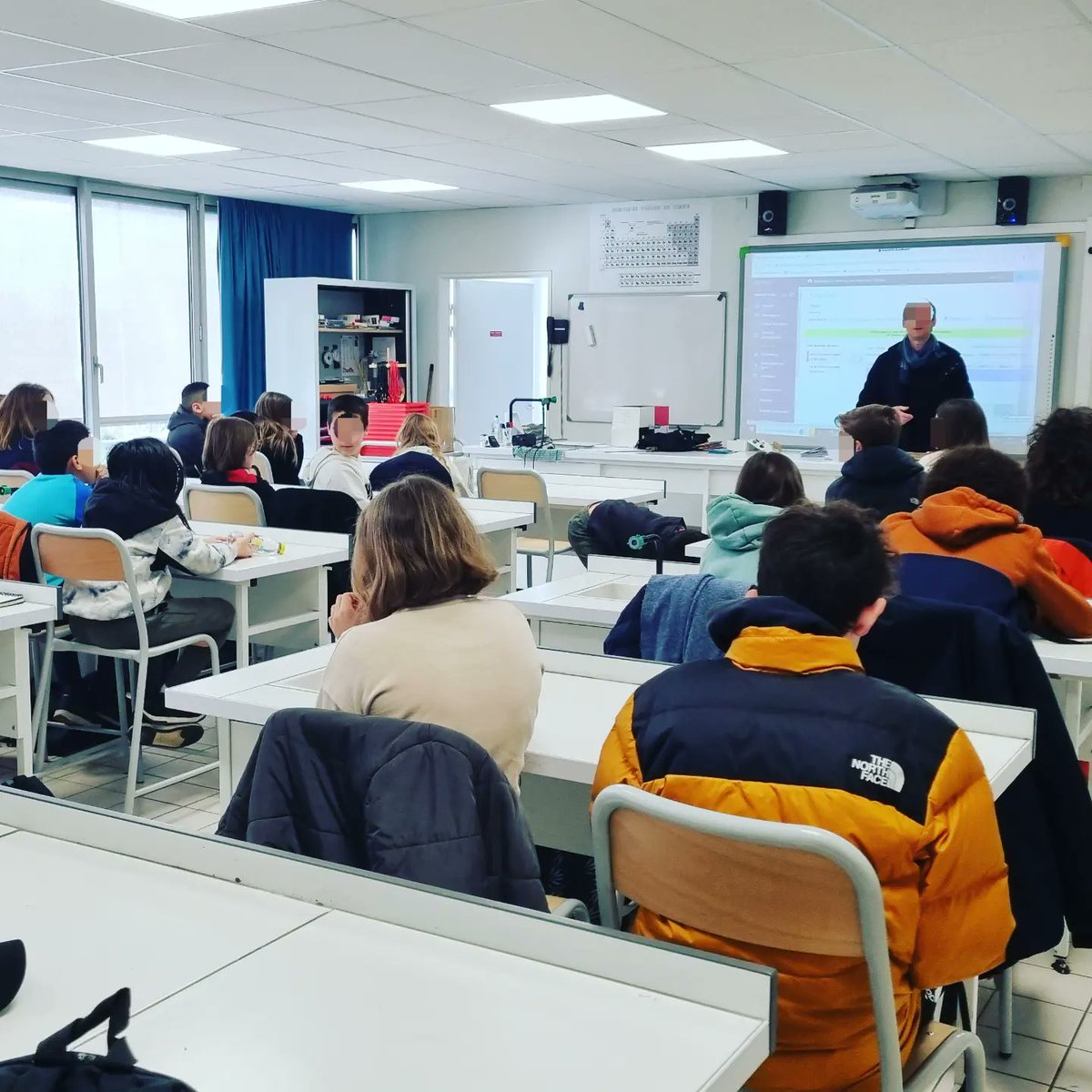 college_lu's tweet photo. Aujourd'hui, 2 classes de 5ème ont fait la sortie "Autour de l'eau". Ils sont partis à la découverte de l'importance de cette ressource, domptée par endroit par l'Homme, grâce à Gilles, notre guide du @FederationPNR du Vexin. #pnr #ressource #eau #environnement #protectiondeleau https://t.co/UEn8fp5K69