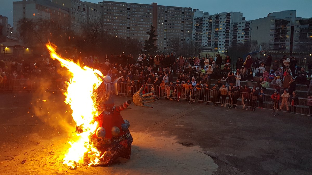 BatukaVI's tweet photo. (Back on Twitter) Retour d'un Carnaval de jour sur notre Villeneuve de Grenoble (financièrement porté par les enfants de BatukaVI). RDV pour la 4ème édition de Carna'Light (le carnaval de nuit) samedi 17 juin prochain, avec le soutien de l'Etat, de la Métro, ... et c'est tout ;) https://t.co/rD9LFF6Fui