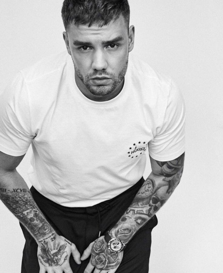 thedevillee's tweet photo. Hola amigos, como estão?
Eu era o Liam demo, mas o tt me odeia e a minha conta caiu, enfim tô recomeçando tudo e procurando novos amigos e uma família. Pfvr deem RT e fav pra eu chamar pra amigar. 🖤🩶 https://t.co/ti01LupHkQ