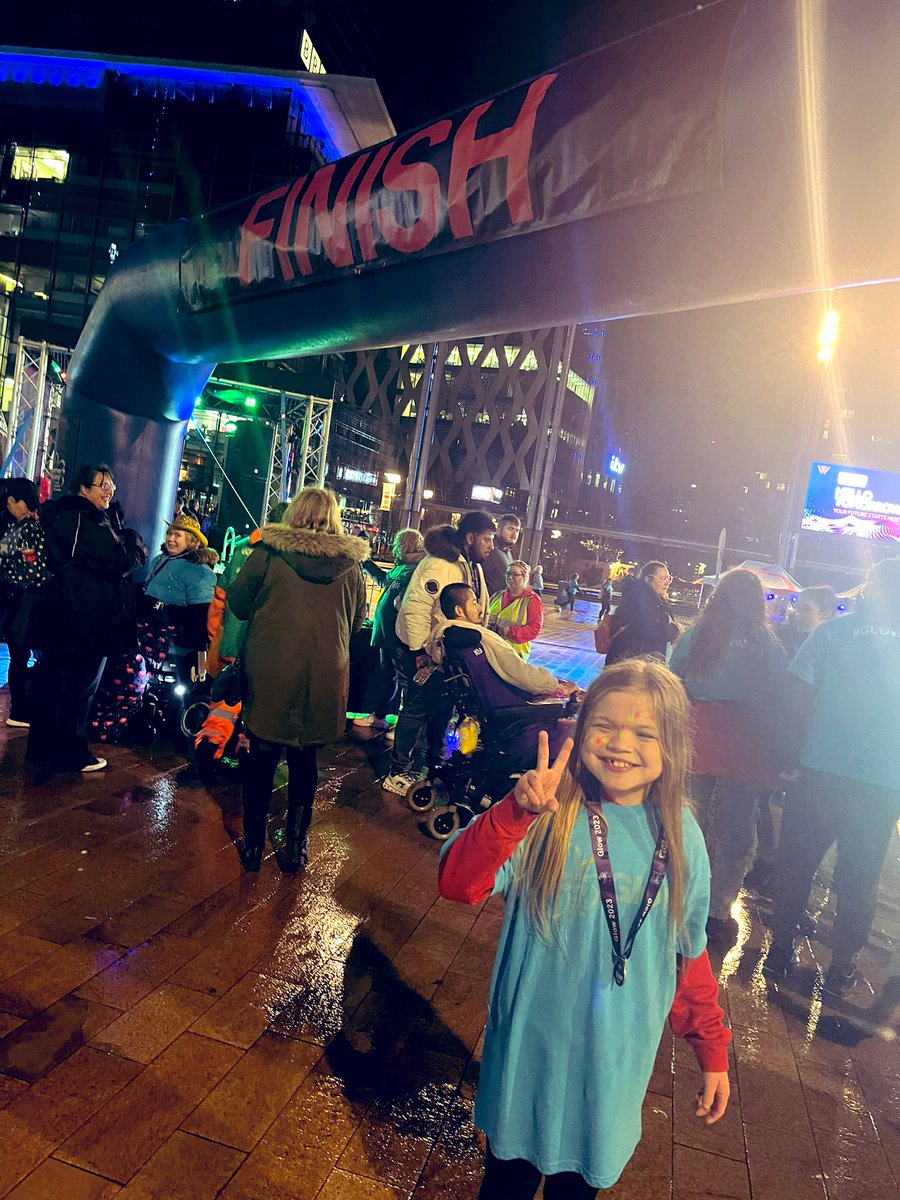 ellachadwick1's tweet photo. On sat i did the #GlowWalk at Media city for @alzheimerssoc with a group of friends i loved doing it and hope lots was raised by everybody to help the people that need it 🥰💙 https://t.co/c3iSFwvJYb