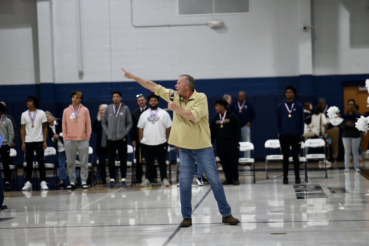 The legendary Coach Steward leading our Blue & White Cheer! 🐉 Once A Dragon, Always A Dragon! @WC_Dragons @wcdragon