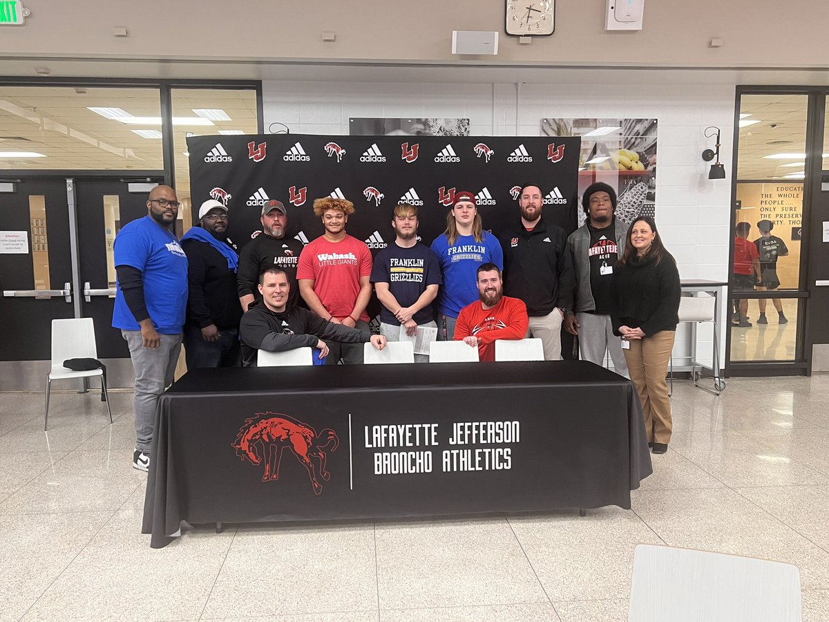 Congrats to Jordan Scowden on signing with Wabash this afternoon. Excited to see your future success!! #AGNB #LJ4L