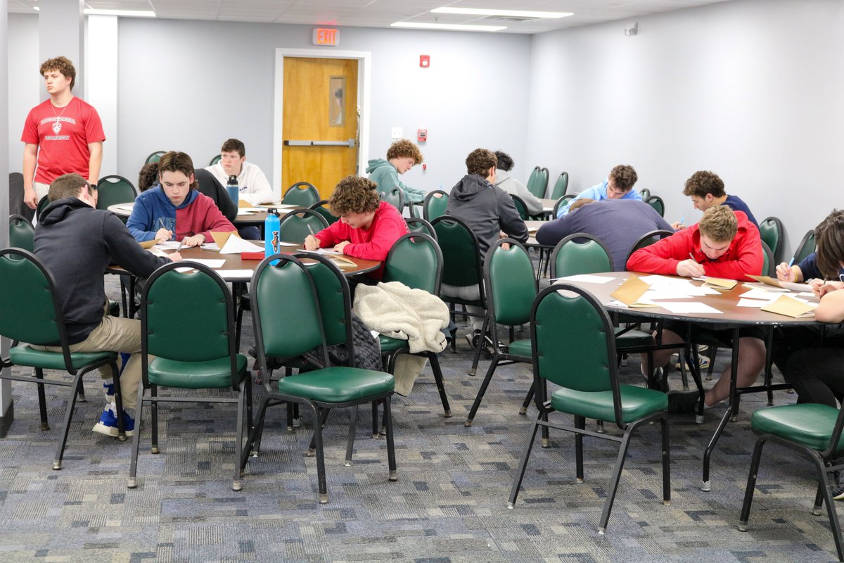 CatholicMem's tweet photo. Thirty-five juniors and seniors took part in the Kairos V Retreat with @CMCampusMin in Medway last weekend, where they had an amazing experience of community, brotherhood, and personal growth. https://t.co/ciQom1w2Wr