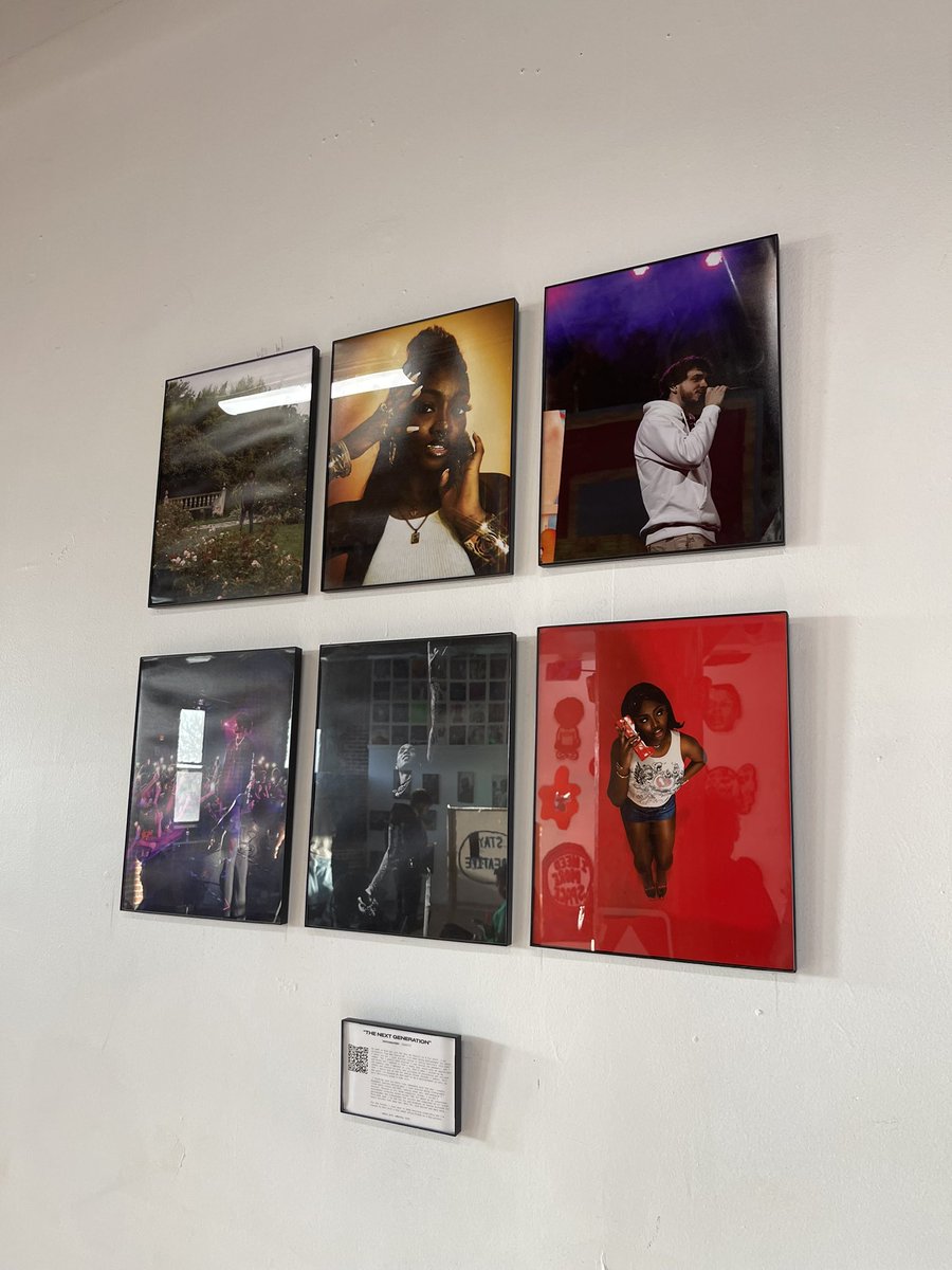 Xshotit_'s tweet photo. ya boy was recently featured in a art gallery show 🥹📸
- for my first exhibit, it was truly an emotional experience seeing my work displayed for the people to see🎨 this is only the beginning for me https://t.co/nQplmweX3w