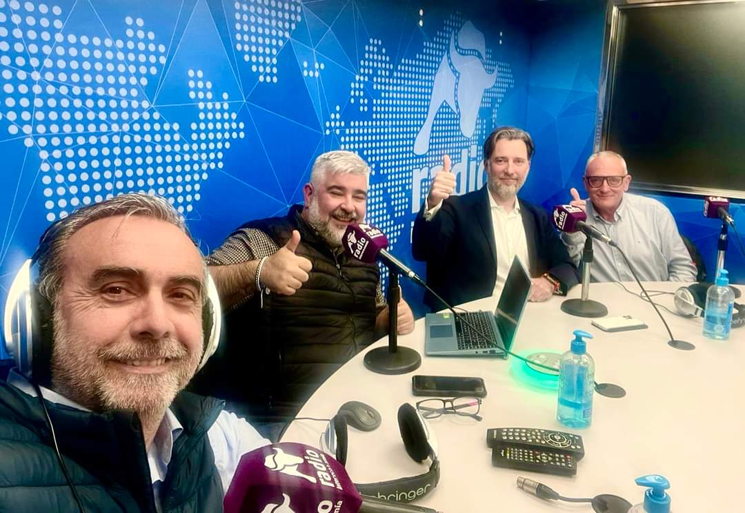 drive.google.com/file/d/1ax5NrJ…

Exposició en <a href="/intereconomiarv/">Radio Intereconomía Valencia</a>, la Coalició Units,el dia 25 de Març de 2023, realisarà la presentació de candidatures autonòmiques i municipals en el Saló d'escuts del centre Aragonés en Valéncia.
