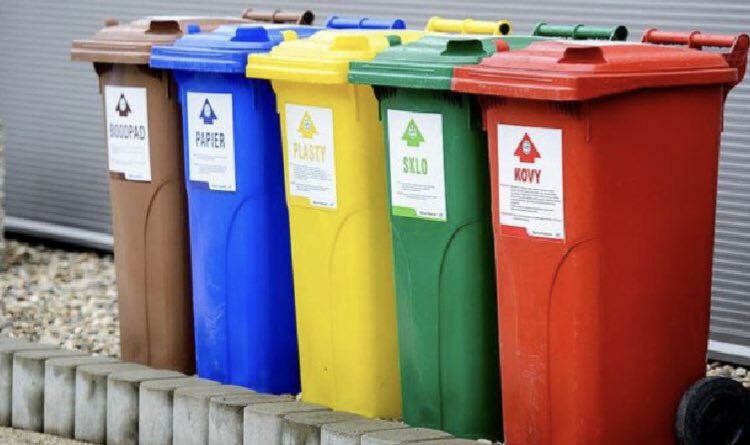 Le recyclage mutualiste dans les bacs :
Vert, la vitrine porte haut les valeurs mutualistes jusqu’aux Amériques. 
Bleu, la perle rare qu’on embauche mais se barre fissa.
Jaune, recyclage des compétences.
Rouge, syndicalistes empêcheurs de virer en rond. 
Marron, allez zou au PIC!