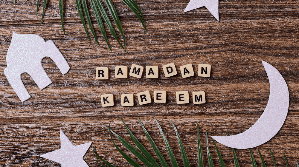 smallbiztrends's tweet image. Ramadan starts this Wednesday evening. Here are 40 #Ramadan message ideas for businesses to send to those who observe this sacred time. zurl.co/869w #SmallBiz #marketing