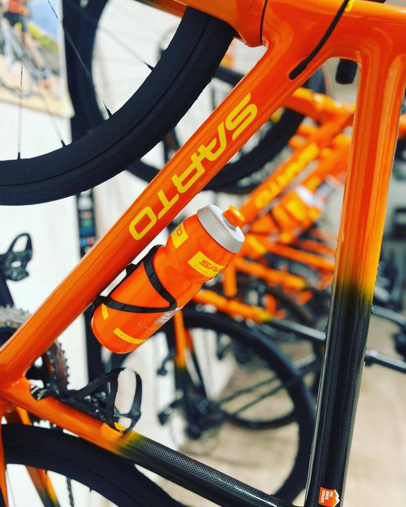 It’s maintenance Monday at HC Bike Tours. Preping our Sarto rental bikes so our guests can enjoy the best riding experience in Mallorca. Fresh tires, brake pads and handlebar tape, clean bikes and charged batteries 👌 Have good riding week where ever … instagr.am/p/CqBfuGdM1Fm/