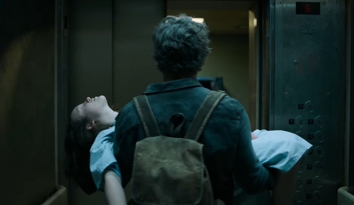 PortalTLOU's tweet photo. 🚨 Neil Druckmann revelou que cena do tiroteio no hospital não foi feita pra ser heroica e sim trágica e chocante: 

"Era importante que não fosse uma cena de ação como em 'John Wick' cheia de adrenalina. É triste. 

O que você vê esse cara fazer é triste e a música está refletindo nisso. Não estamos glorificando esse momento. Só mostra que ele simplesmente desligou a parte do seu cérebro que vê aquelas pessoas como humanas.

E elas são apenas um obstáculos para chegar até Ellie." #TheLastofUs