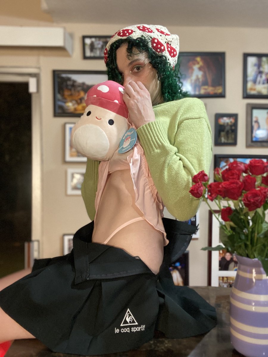 mo_knives's tweet photo. ππΉ#mushrooms #mushroom #cottagecore #fairycore #squishmallows #roses #blackwidow #hipdip #girlswholift https://t.co/cNyYWwrouL