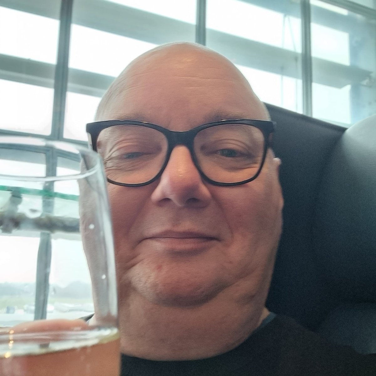 davydtp's tweet photo. @blueeyes_ben_ Davyd, (no I'm not Welsh!) 53 living in Aylesbury. 🏳️‍🌈🇬🇧 https://t.co/QxukRBAYqX