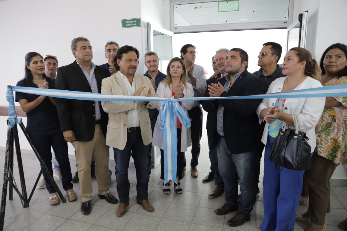 GustavoSaenzOK's tweet photo. La ampliación del hospital del Carmen de Metán beneficia a 30 mil salteños 🏥👏🏻

📍En la ciudad de San José de Metán, junto al intendente, José María Issa, inauguramos la segunda etapa de ampliación del hospital del Carmen (+) https://t.co/LgUuhUmXJh