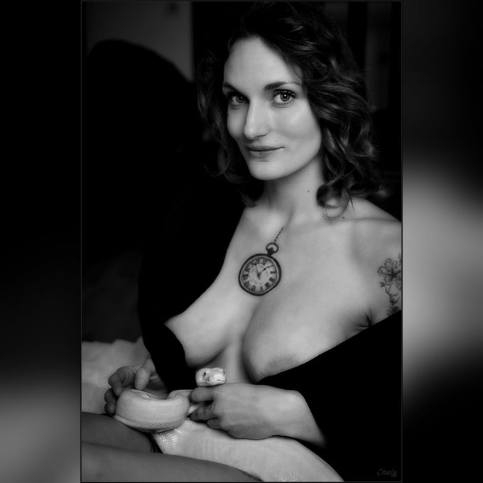 Picture by charly_style_54  Models: Me and Zeus  #picoftheday #photography #blackandwhitephotography<a href="/tag/picoftheday"class="tags"><span>#picoftheday</span></a><a href="/tag/photography"class="tags"><span>#photography</span></a><a href="/tag/blackandwhitephotography"class="tags"><span>#blackandwhitephotography</span></a>