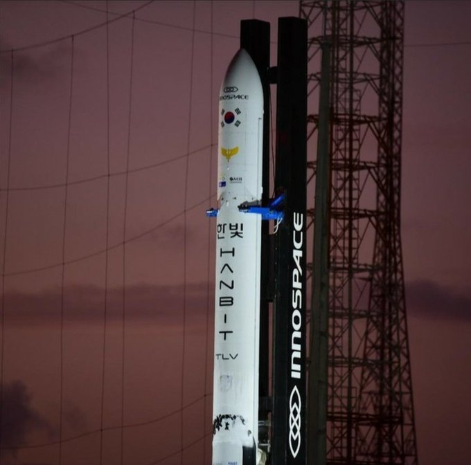SpaceIntel101's tweet photo. More photos of @innospacecorp's #HANBIT-TLV🚀 on the launch pad before its successful launch. https://t.co/r6efSjV56p