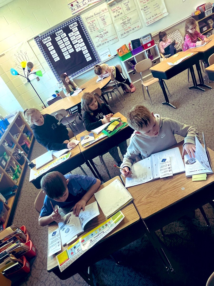 MsOgean's tweet photo. A few of our second graders enjoying our new book, Polly Diamond! After reading two chapters they were hard at work in their reader’s response journals! 📓 #gpmagic #fsd157c https://t.co/8AOoqreMRl