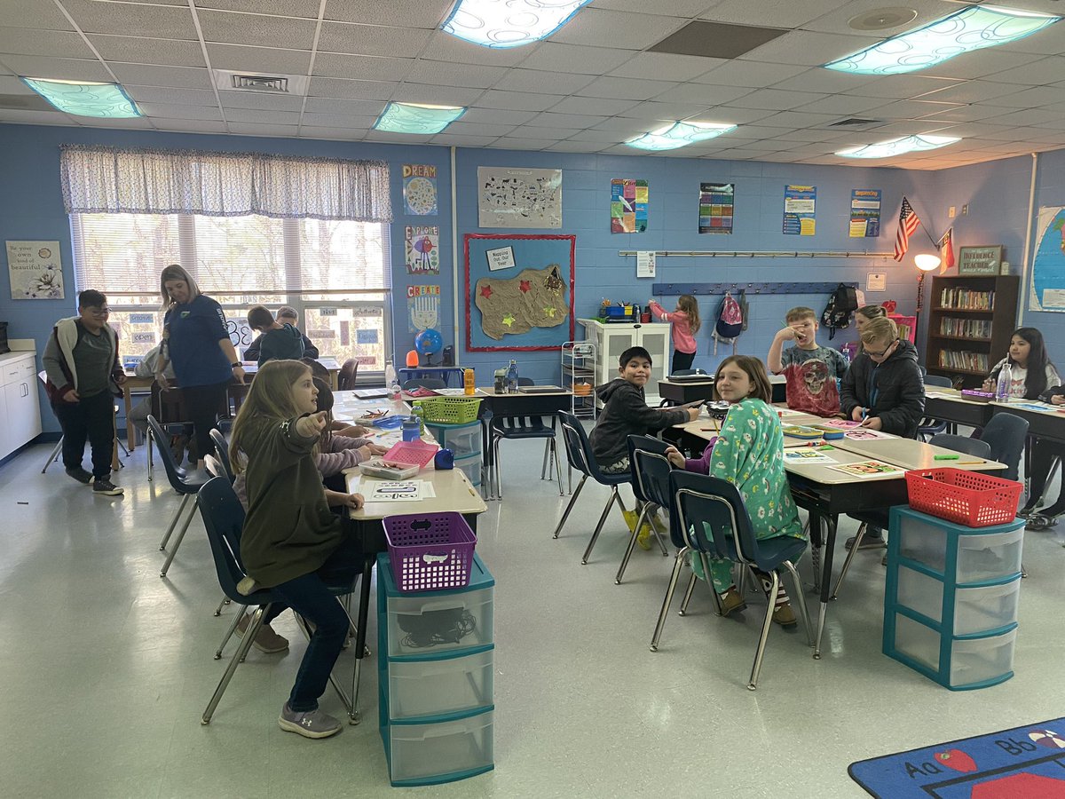 MBaker_RunSun's tweet photo. Love the flexibility of a #balancedcalendar! 80 additional hours beyond the 22-23 calendar with fall and spring #intercession Abbreviated day, still a full week out of school, intentional small groups, and meal support @eastfieldglobal @NoKidHungryNC @nokidhungry https://t.co/GHLouUYy34