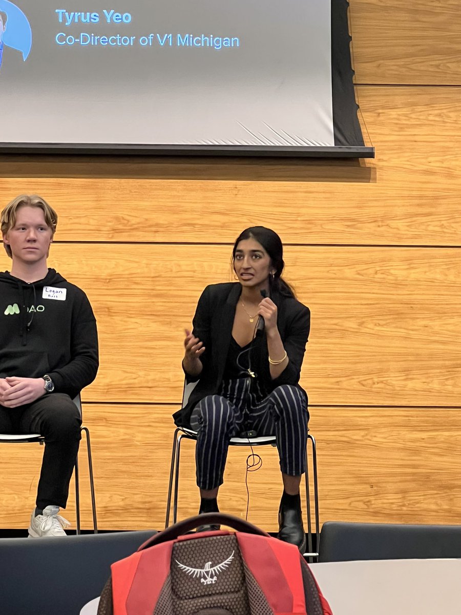 Our president <a href="/NatashaVasan/">natasha vasan</a> presented at the Michigan Block Chain Summt hosted by <a href="/collegedao_hub/">College DAO</a>  and <a href="/MichiganRoss/">Ross School of Business</a>! All the speakers were amazing but we obviously had our favorite!