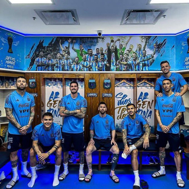 matchdaytwts's tweet photo. The World Champions are back together 🇦🇷 🏆 https://t.co/2fJxOZl8hm