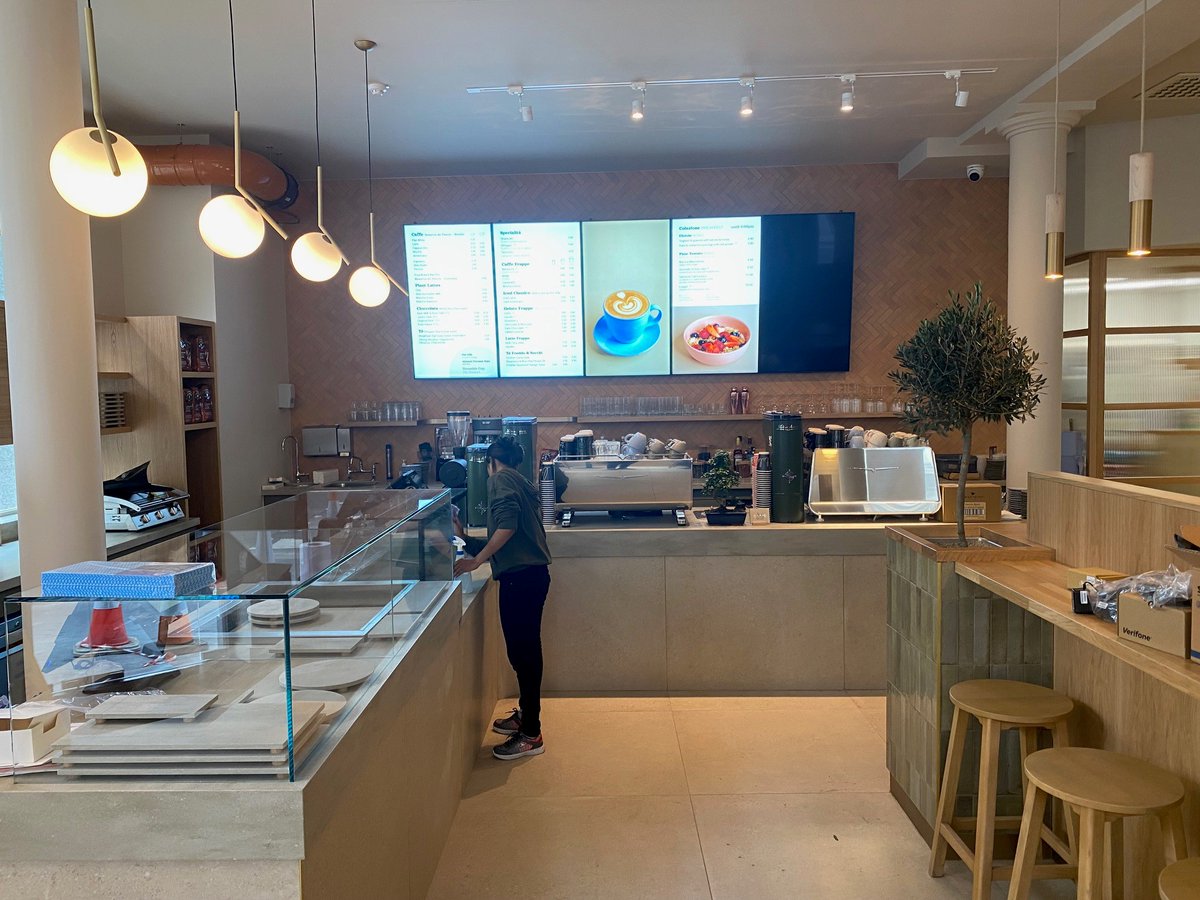 CateringProject's tweet photo. Caffe Italia #nottinghill 

Have you been there yet?

#cateringprojects #commercialkitchens https://t.co/lHN2hpNsUC