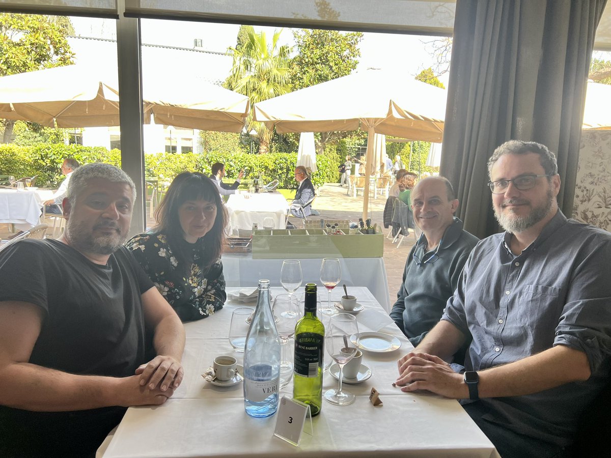 An empty bootle of wine signals the end of a good brainstorming on genomics and bioinformatics 😉🧬🍷