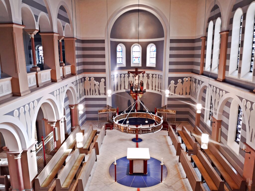 Duderstädter Klosterkonzert in der Liebfrauenkirche: Ludwig Frankmar spielt Bach-Werke auf dem Barockcello
#clanyseichsfeldblog #duderstadt #klosterkonzerte 
buff.ly/3Jvpwcm