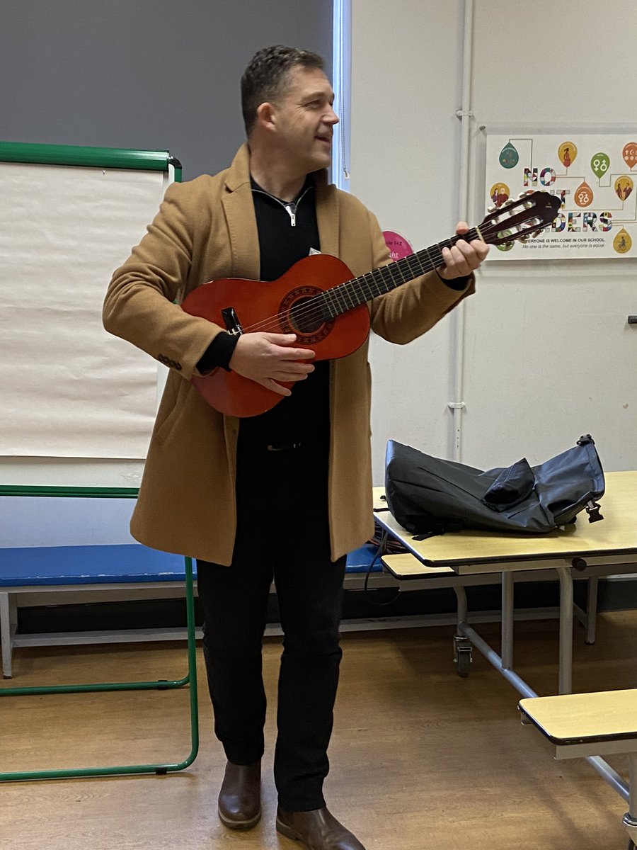 LeedsSLS's tweet photo. @chrismouldink reveaing his musical side to @matthowarth & I before the children arrived this morning๐
Thank you for making us feel so welcome #FarsleySpringbank & @CCPrimaryLeeds, we loved our day of #LouisLePrince fun with you both. @leedslibraries @Child_Leeds https://t.co/LIeY18opWB