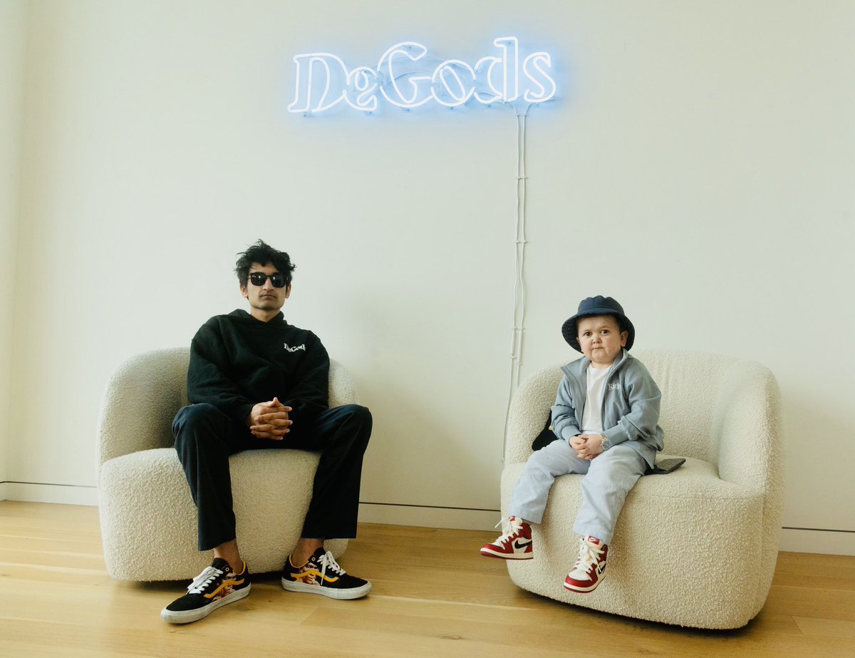 Such a fire pic I have to post again🐐👑

Team Hasbulla 🤝🏽 <a href="/frankdegods/">Frank</a>