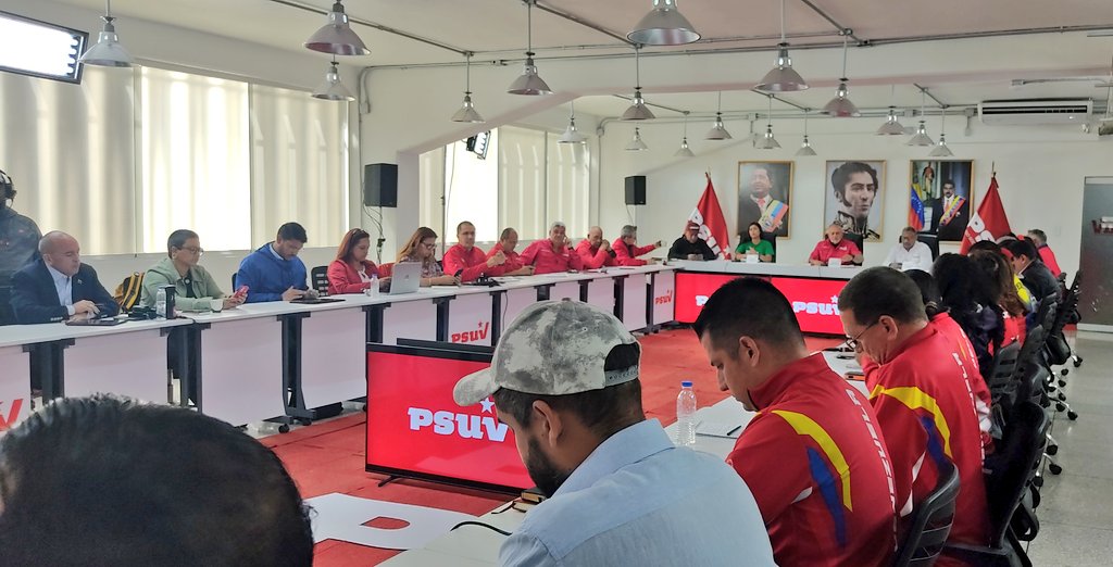 "El <a href="/PartidoPSUV/">PSUV</a> Se Pone Al Frente de La Lucha Contra El Flagelo de La Corrupción de Cualquier Vicio Que Pueda Presentarse Nunca Antes En Venezuela se ha Denunciado La Corrupción Como En El Gobierno del Comandante Chávez y del Presidente Maduro" <a href="/dcabellor/">Diosdado Cabello R</a>

#JuntosContraLasMafias