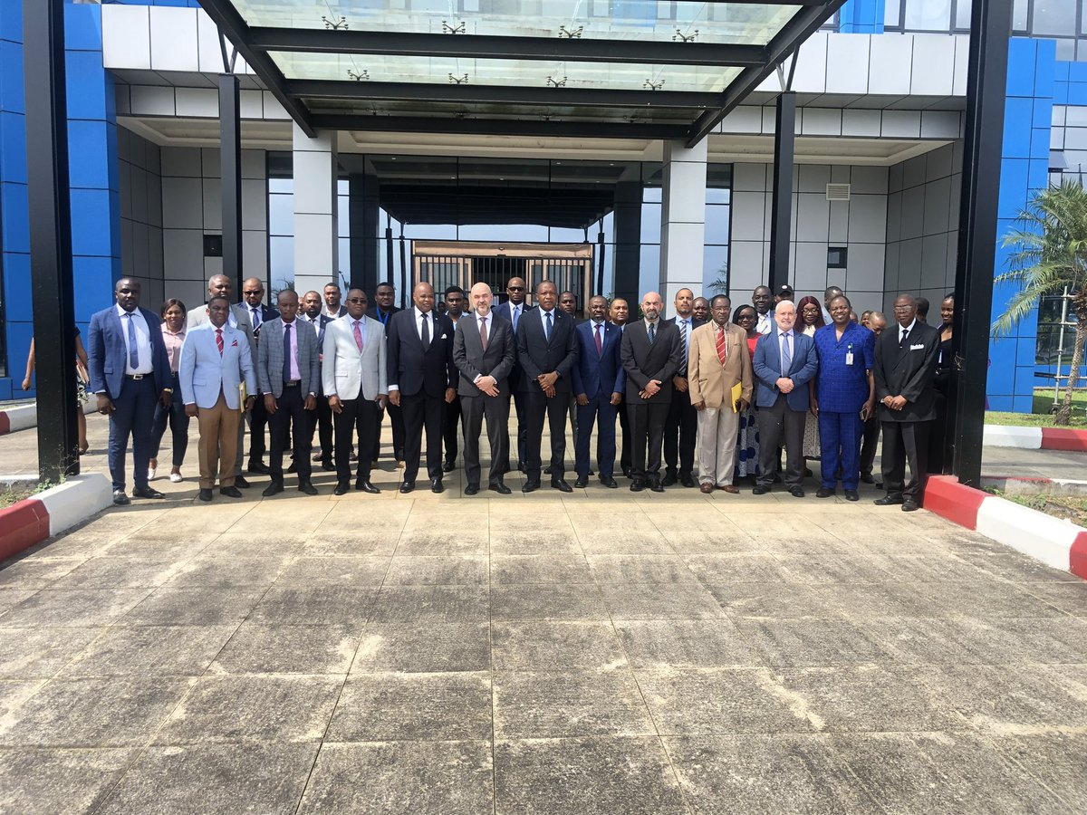 Dándole la bienvenida a la delegación de la OACI para la auditoría que tendrá Guinea Ecuatorial en materia de seguridad en los aeropuertos.