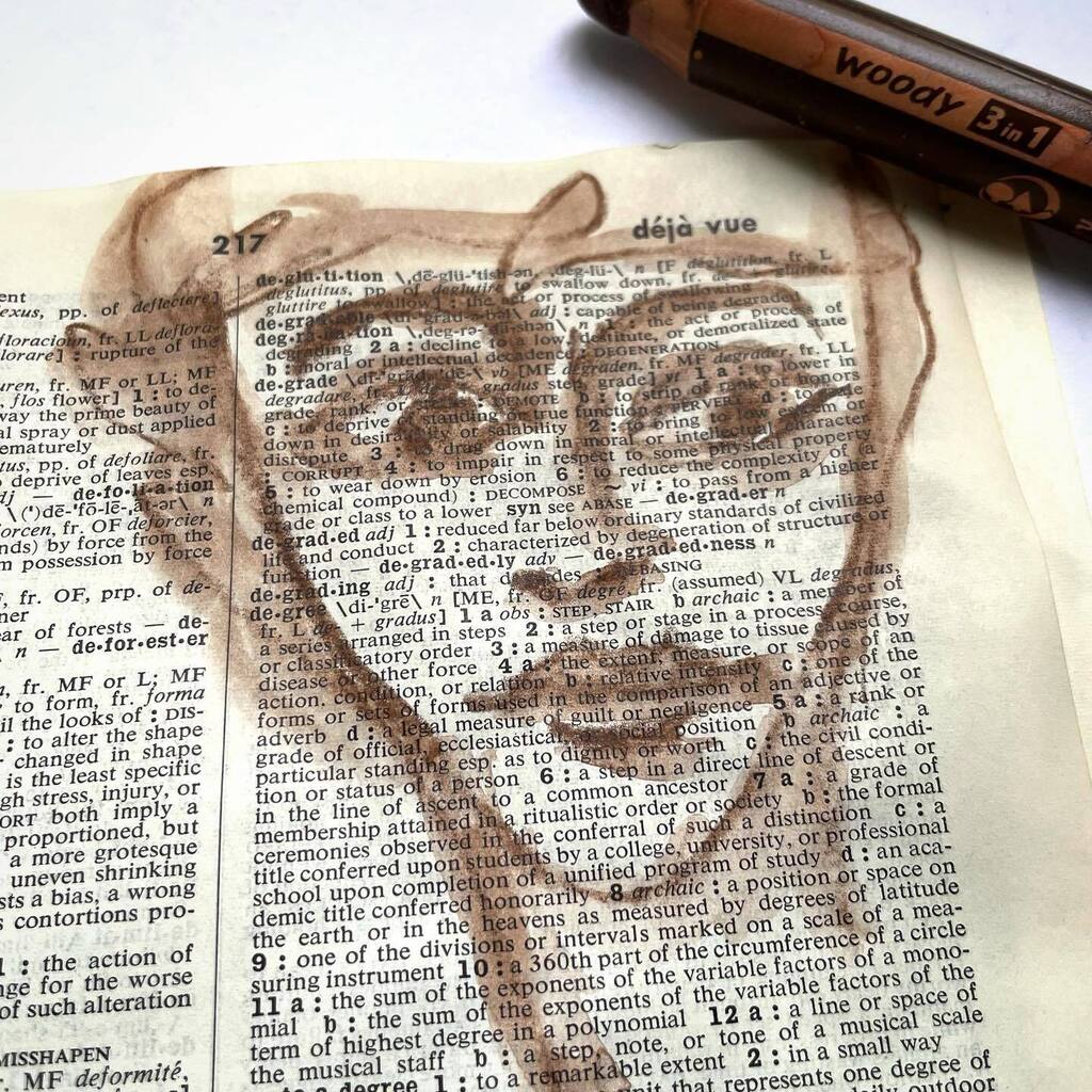 CraftyHope's tweet photo. Day 27 of #making100faces for #the100dayproject
Stabilo woody on dictionary page. Done!
#100dayproject #the100dayproject2023 #makingfaces #facedoodle #stabilowoody #dictionarypage #dictionarypageart #face #facedoodle https://t.co/N9B0WU2gli https://t.co/91tWvqXYHp