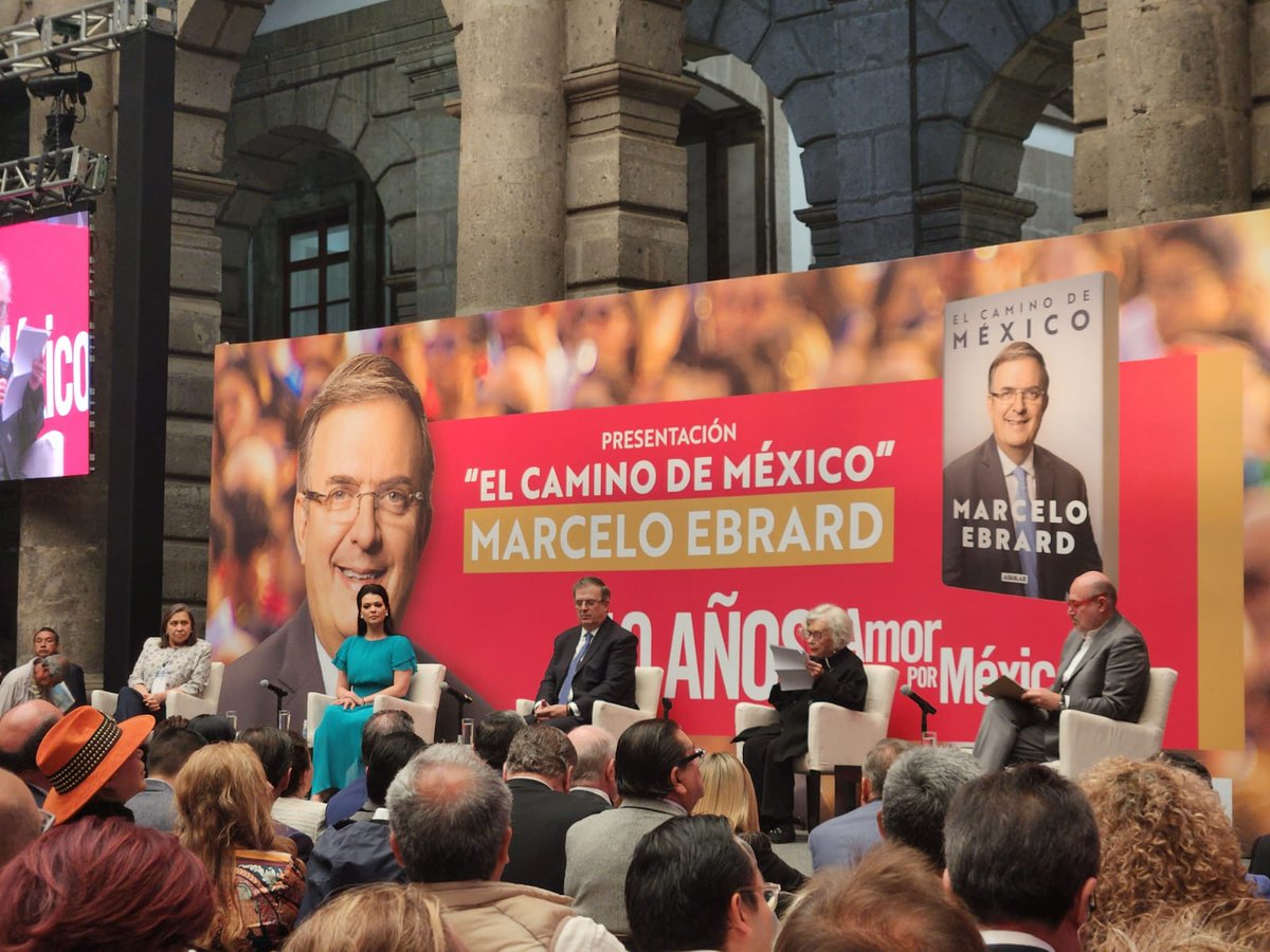 PueblaConEbrard's tweet photo. @m_ebrard el mejor candidato, su lucha por la igualdad entre todos los mexicanos, su apoyo al feminismo auténtico, su lealtad.
Nadie mejor para dar continuidad a la #4T #ConMarceloSí #DialogosProgresistas https://t.co/x9gnskihMj