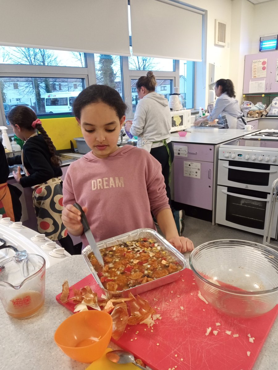 clswallace's tweet photo. @AlloaAcademy Well done everyone.A great achievement.
Another great night and welcome to Seda our new chef. https://t.co/NRlz2OY6Za