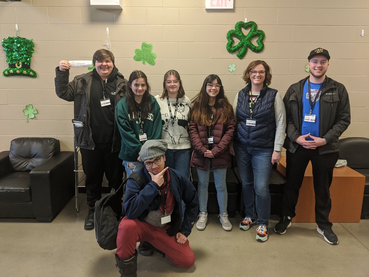 HSSCarstairs's tweet photo. 8 Kodiaks &amp; Mrs P attended the GoPhysics Workshop from the Perimeter Institute of Theoretical Physics, held at Penhold Crossing School on Sat March 18. They learned about relativity, gravity &amp; black holes.

#HSSKodiaks #Physics #GoPhysics https://t.co/wst8yxDIQJ