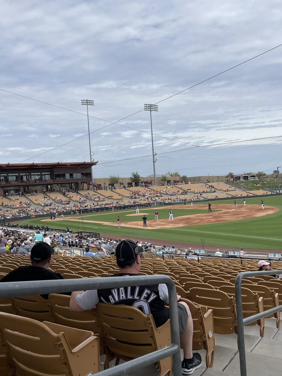 dmmack13's tweet image. My current view does not suck 
#whitesox #camelbackranch