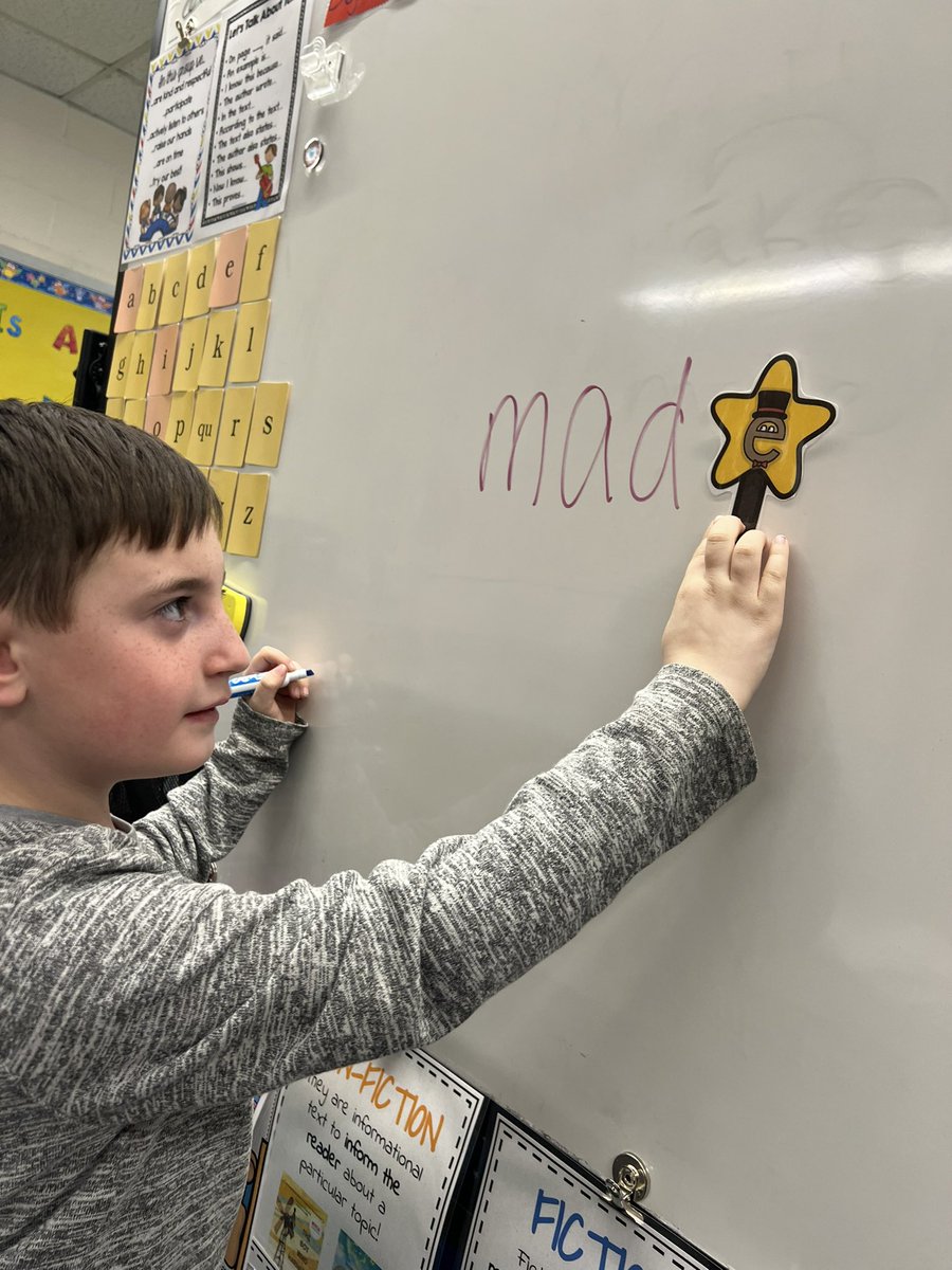 CShahinNB's tweet photo. Using our Magic e wands to create CVCe words 🪄✨ @Saw_Mill_Strong @NBUFSDPride https://t.co/P6AWpDOhhu