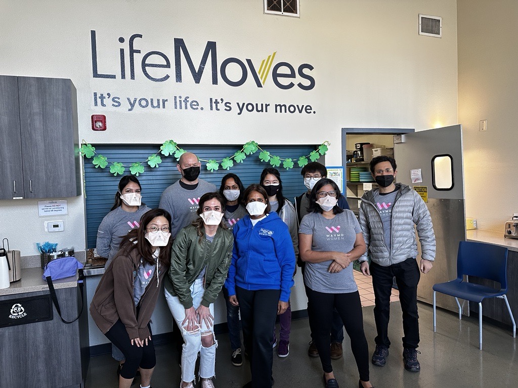 UWBayArea's tweet photo. Thank you to Waymo and your team of volunteers for honoring #WomensHistoryMonth with an act of kindness! We partnered with @Waymo at @LifeMovesOrg’s Georgia Travis House and The Villas to serve lunch for more than 100 residents. Thank you all for your partnership! #UnitedWeWin https://t.co/RP31Wh46Qg