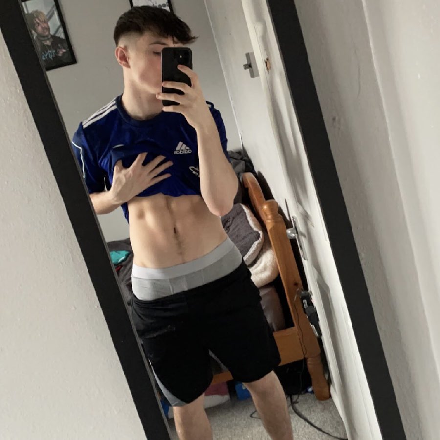 itscoreyhenley's tweet photo. RT, if you’d fuck me in my kit 😛💙 https://t.co/euurazkThf