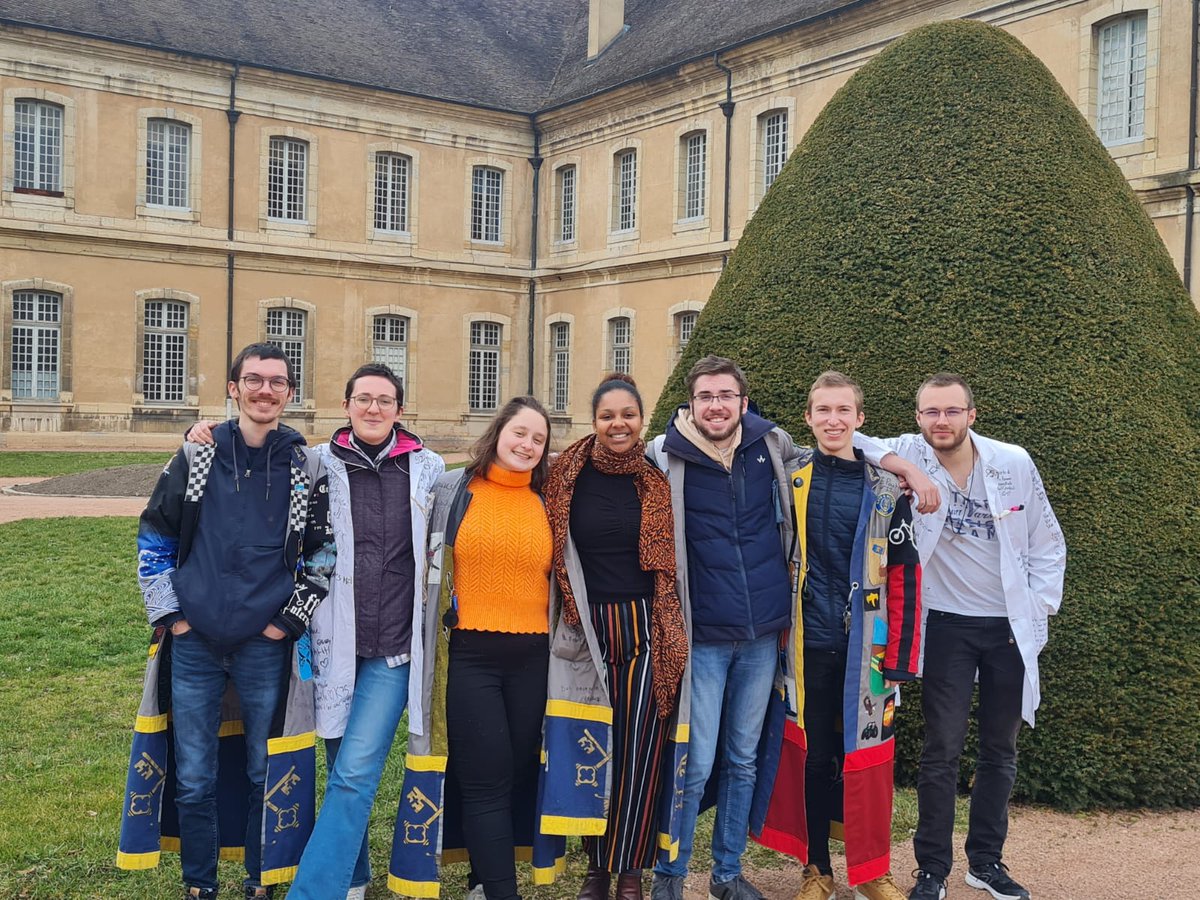 ArtsetMetiers_'s tweet photo. Une équipe d’étudiantes et d’étudiants vous invite au «Forum du vrac» le 23 mars 2023 de 13h30 à 17h sur le campus Arts et Métiers de Cluny. Ce forum porte sur le mode de consommation «en vrac» ainsi que sur la question des emballages. 
A lire dans @lejsl 
https://t.co/wK4MfwMFeT https://t.co/wB0qdm8Ll8