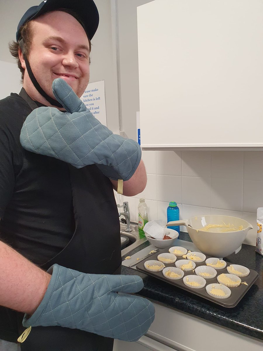 Lots of fun today making lovely buns and scones with Nicola and her team mmmm we like buns n scones