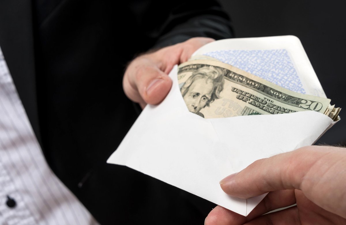 FBIDetroit's tweet photo. The FBI's white-collar crime program focuses on analyzing intelligence and solving complex investigations—often with a connection to organized crime activities. Learn about the different examples of this type of crime here: https://t.co/xEORuhs7JU. Submit https://t.co/1WDK57FdRt. https://t.co/lfg76F9Im2