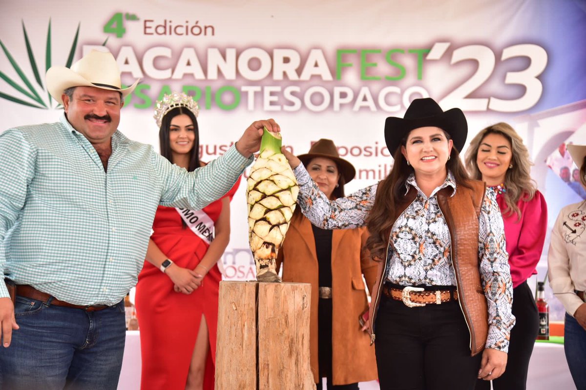 CPJannyBarrera's tweet photo. 🔴 #Sonora 🏜️ Un éxito la cuarta edición del #BacanoraFest2023 en #Rosario #Tesopaco, con más de 40 productores locales.

En representación del Gobernador @AlfonsoDurazo, @CelidaLopezc de @Sectur_son inauguró el #BacanoraFest23 🫶🌵🏜️🇲🇽

#TurismoRural
#PresumoSonora
#CompromisosFirmes
#TierraDeOportunidades