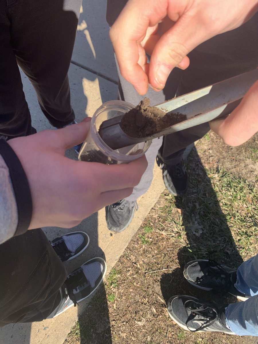 Cassiaw2012's tweet photo. Students determined the soil type at North by using the texture by feel analysis and the soil type triangle! #wearemiddnorth https://t.co/l2J2KEgnth