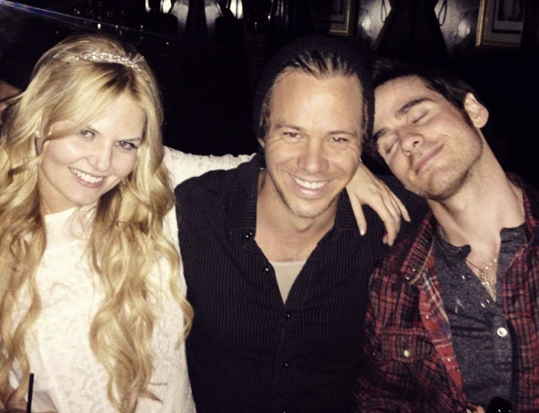 EnchantedSwans's tweet photo. Adorkable π₯°β€οΈπ―
#jennifermorrison #colinodonoghue #michaelraymondjames #friendshipgoal #ouatcast #ouatcastforever https://t.co/4c4Y8MqPwh