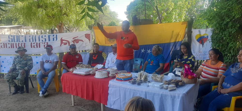 En el marco del 7mo aniversario de los clap visitamos lo Comuna Juan Jacinto Lara junto al equipo del ministerio de alimentación. Está importante comuna tiene mucho potencial en cuanto a la capacidad instalada para el desarrollo de la P de producción de los #Clap