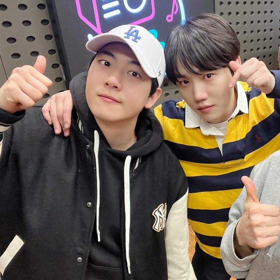 3323zip's tweet photo. 230320 비투비의 키스 더 라디오📸
#골든차일드 #장준 #지범 https://t.co/xmhHTuOkMc