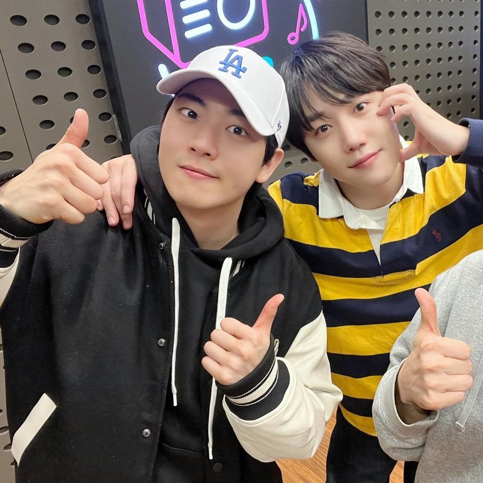 3323zip's tweet photo. 230320 비투비의 키스 더 라디오📸
#골든차일드 #장준 #지범 https://t.co/xmhHTuOkMc