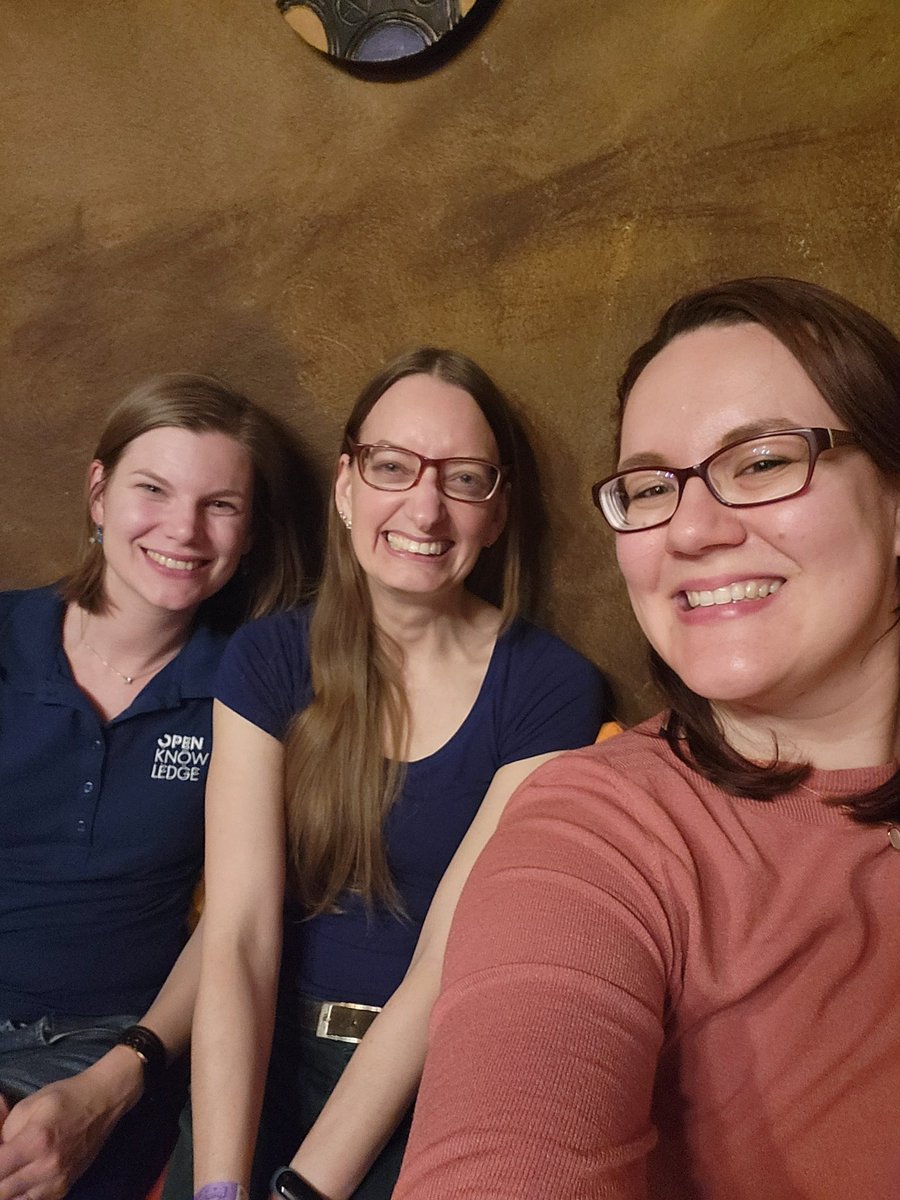 wolkencode's tweet image. Ich hab die Mädelsecke mit @aelindara &amp;amp; @IEinemann gefunden 😆 #Javaland2023 #womenAtJavaland