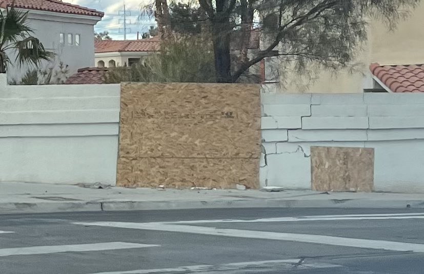 VegasIssues's tweet photo. Corner walls aren’t safe in this city. https://t.co/JP7dLzC1D1