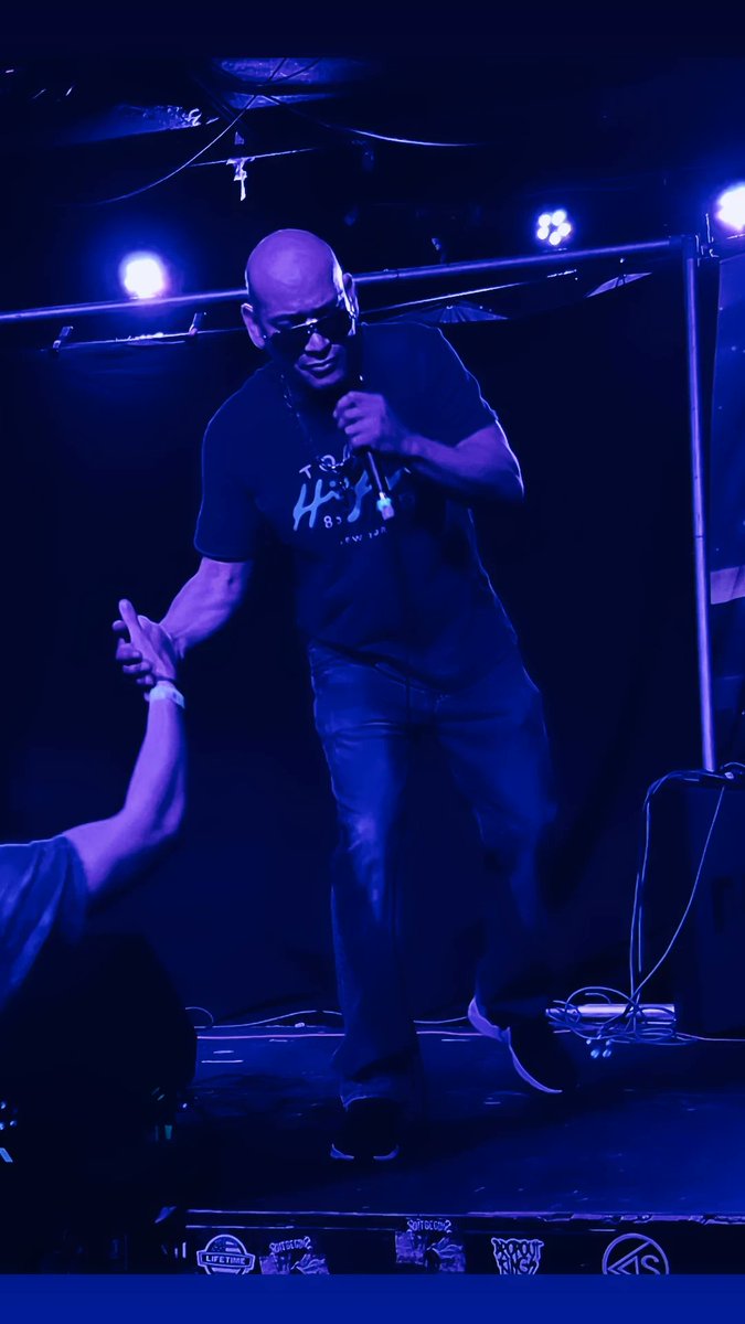 TherealmikegM's tweet photo. #MikeG LIVE at #JakesBackroom in #LubbockTx 
#hotnewhiphop #rt #newmusic https://t.co/YnBUhY4Ipb