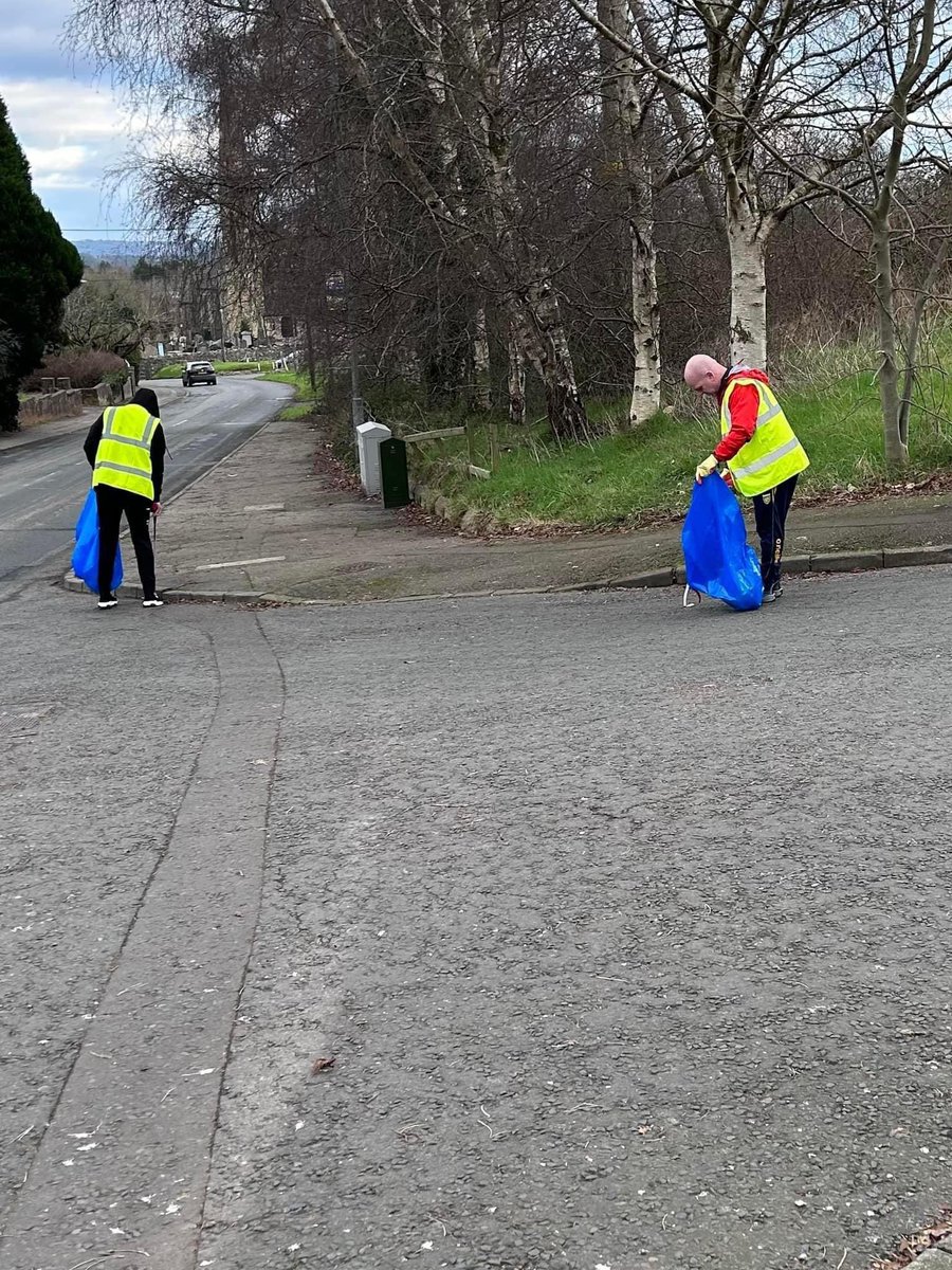 Activists & I have been on Litter picks the past few months in #LisburnNorth. V Rewarding & every effort made makes our community cleaner ♻️ 

Our next litter pick is next Sunday & We are inviting the local community to help out! 🗑️

If interested contact me here! 

#litterpicks